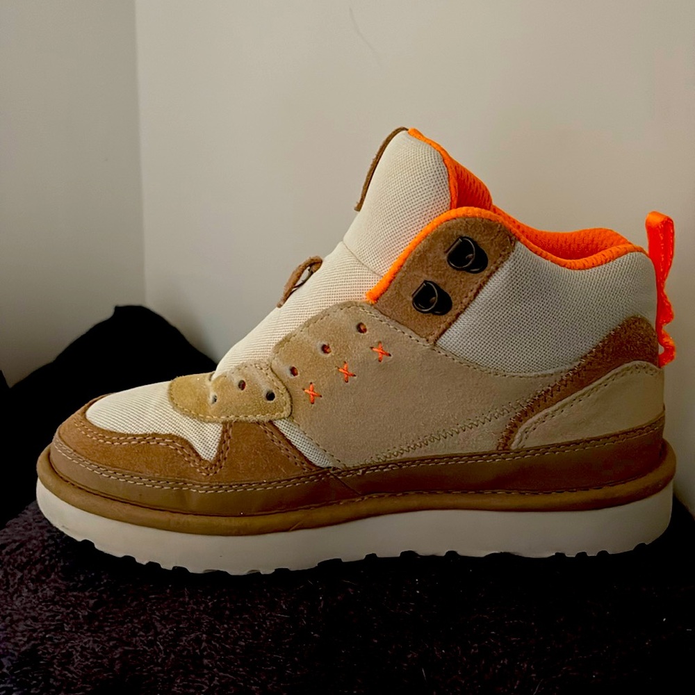 Like new orange and brown Ugg sneakers 7.5 USA size